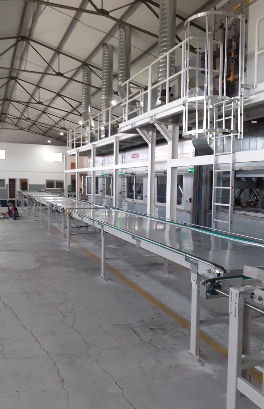 LINEA PINTURA PIEZAS DE PLASTICO